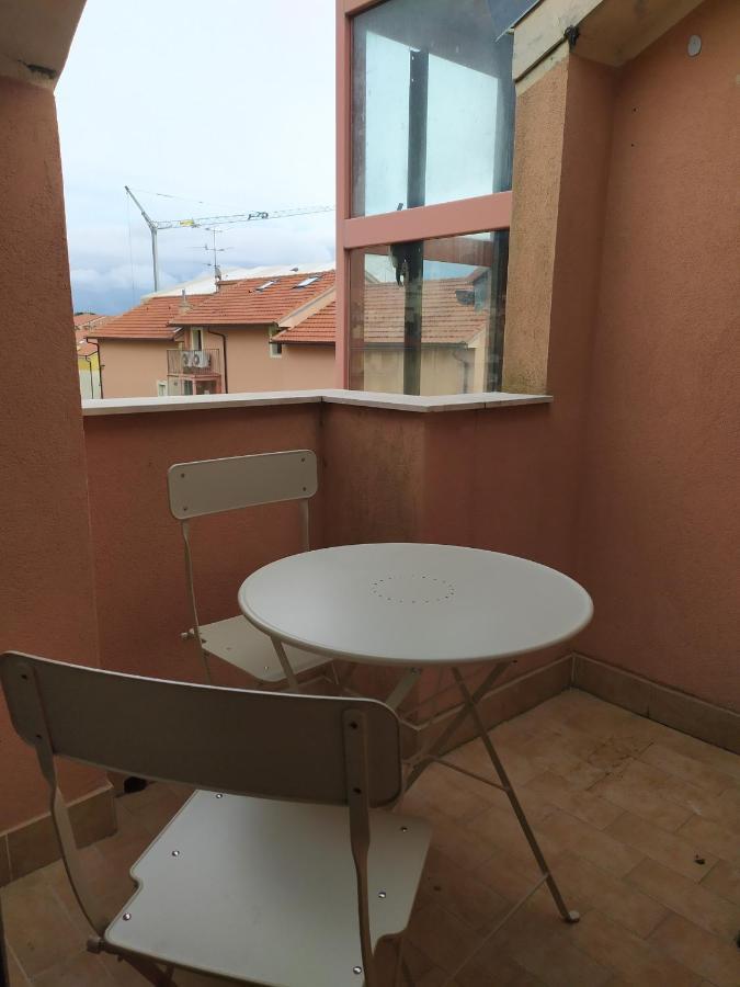 La Mansarda Della Luna Pietra Ligure Exterior photo